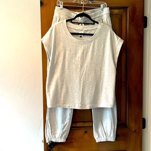 Cabi jogger set with crop top never been worn size M